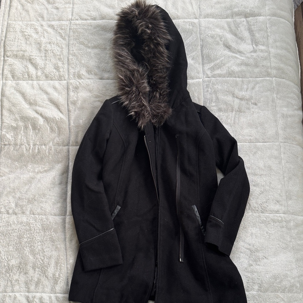 ⚠️Black Coat with Faux Fur Hood⚠️